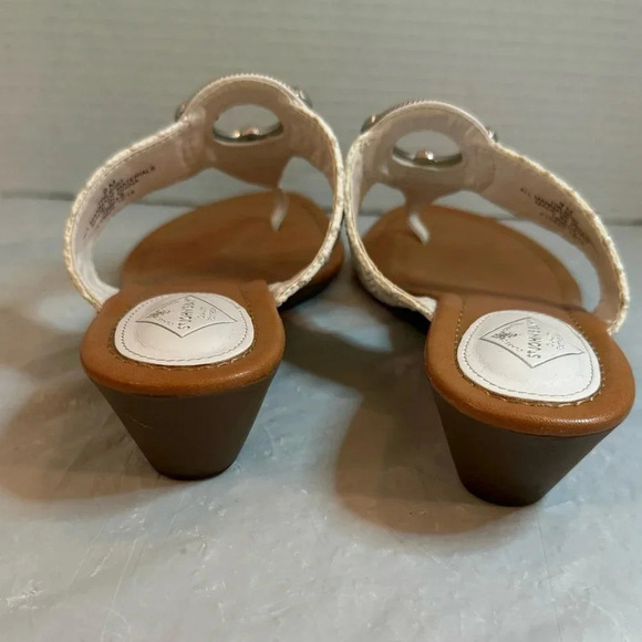 St. John's Bay White T-Strap Thong Sandals Circle Ring - Picture 4 of 6